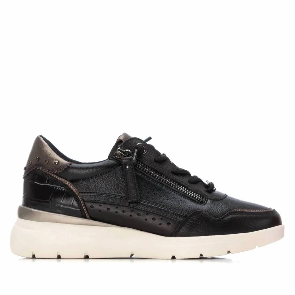 NEW CARMELA women's leather casual slip on sneakers in black